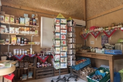 de Omrand - Winkel binnen.jpg
