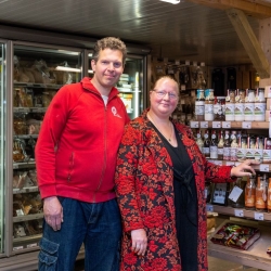 763 (1)-Kopen-bij-de-Boer-Lekkerder-Boederijwinkel-Stalletje.jpg