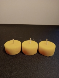 Theelichtje van pure bijenwas.jpg