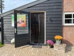 foto voorgevel winkel.jpg